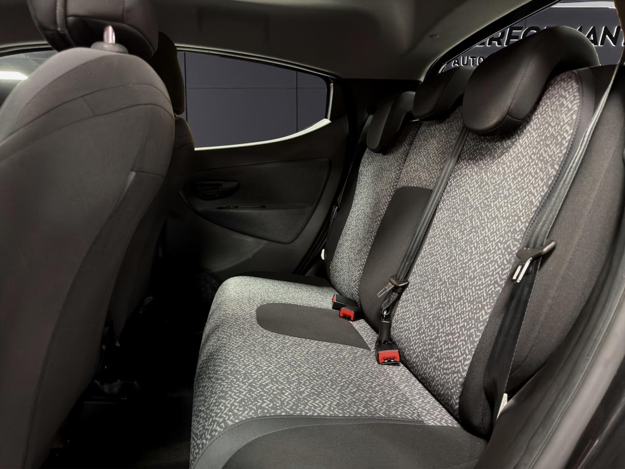 Lancia Ypsilon 1.0 firefly hybrid Silver Plus s&s 70cv