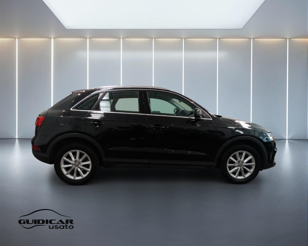 AUDI Q3 I 2015 - Q3 2.0 tdi Business 120cv