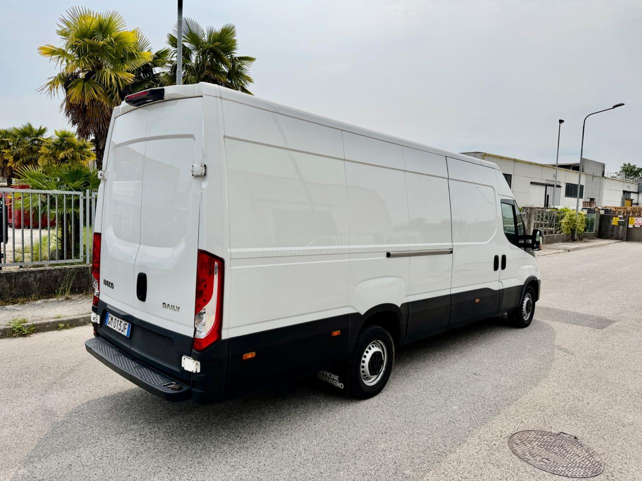 Iveco Daily- 2023 Cambio Automatico