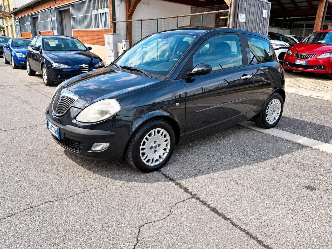 Lancia Ypsilon 1.2 16V Platino