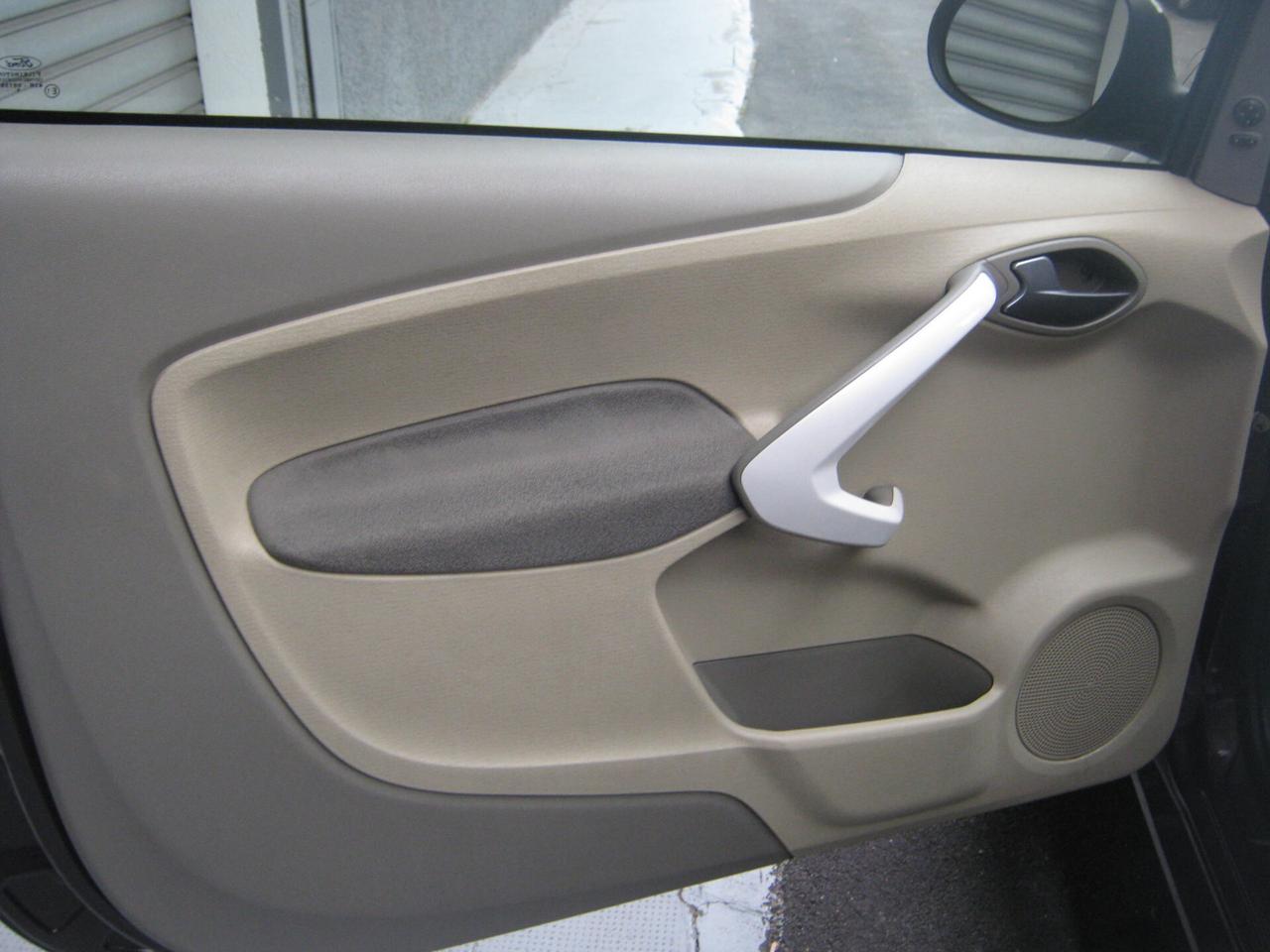 Ford Ka 1.2 8V 69CV Titanium AUTOEMILIA