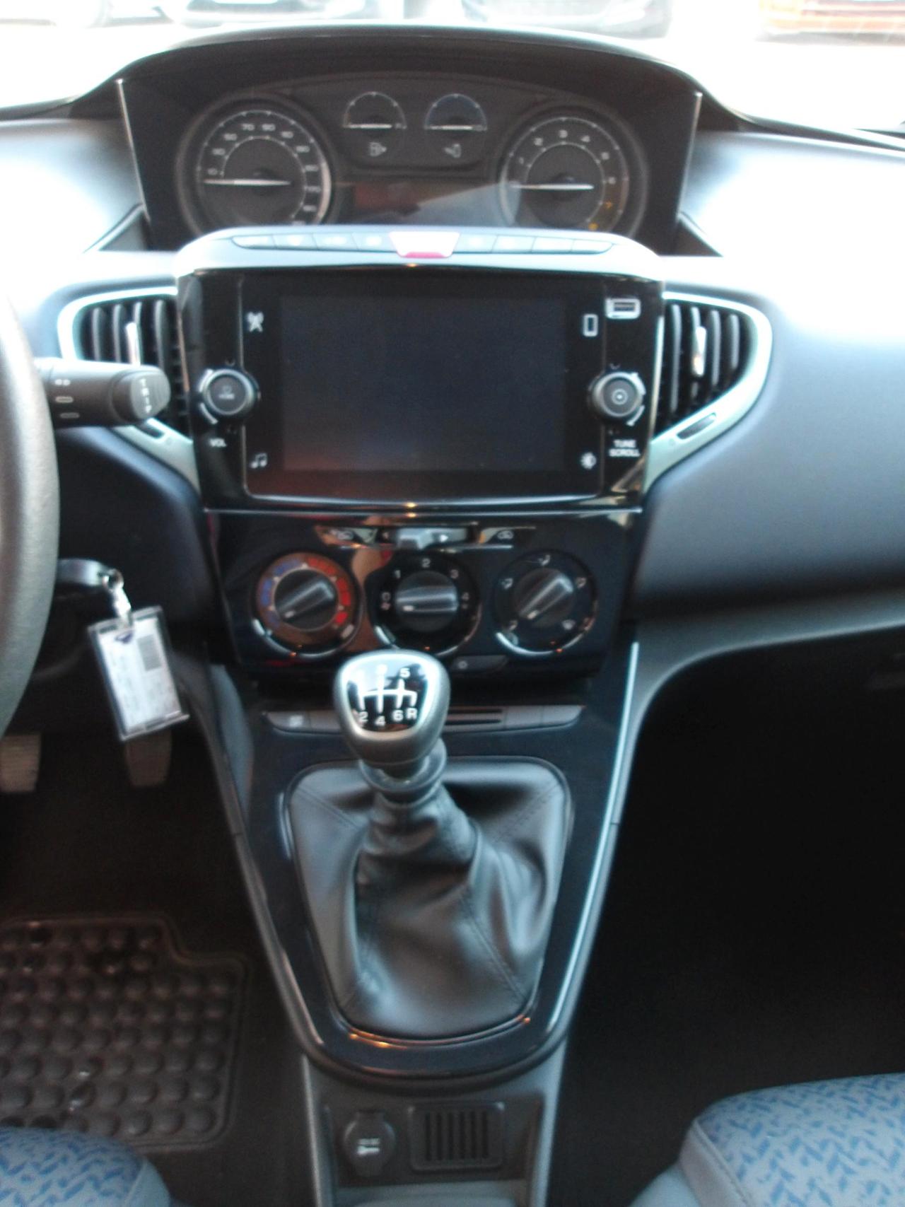 Lancia Ypsilon 1.0 firefly hybrid Gold Plus s&s 70cv 5p.ti