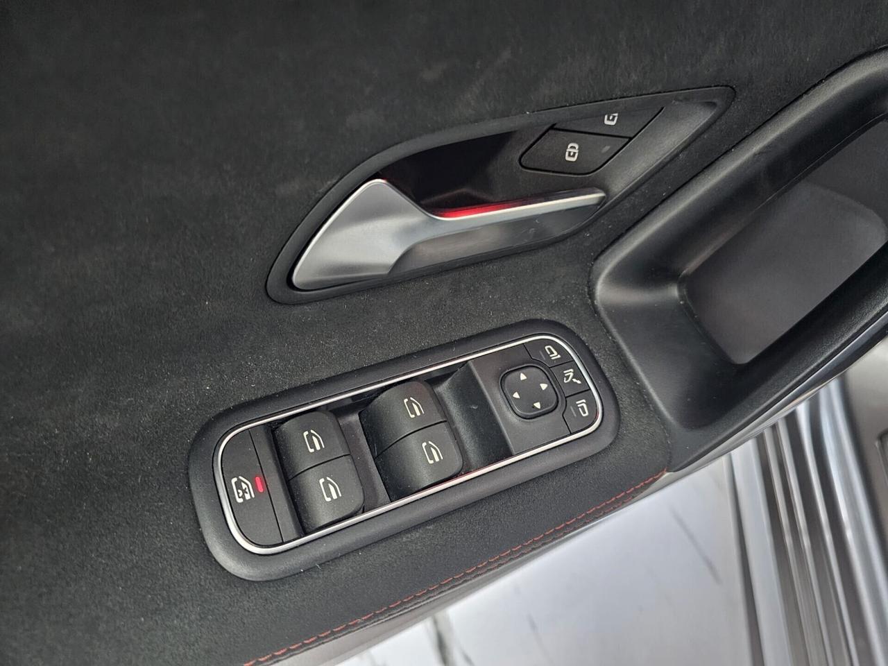 NUOVA MERCEDES-BENZ CLASSE A180d AMG LINE PREMIUM 2.0d 116CV CAMBIO AUTOMATIC