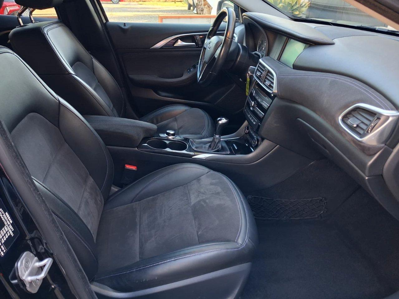 Infiniti Q30 1.5d Premium City Black 109cv