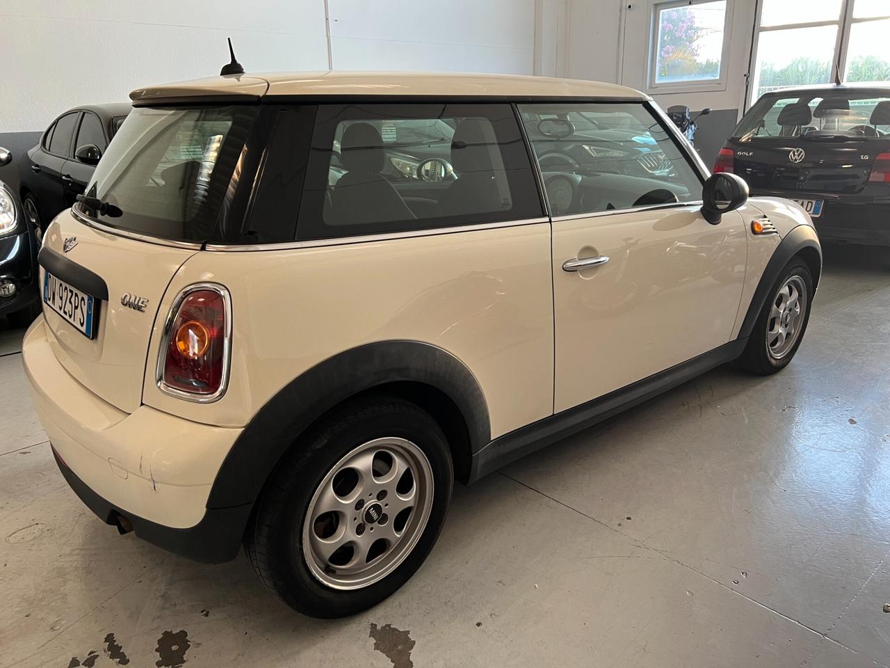 Mini 1.4 16V Abbey Road 95cv NEOPATENTATI!