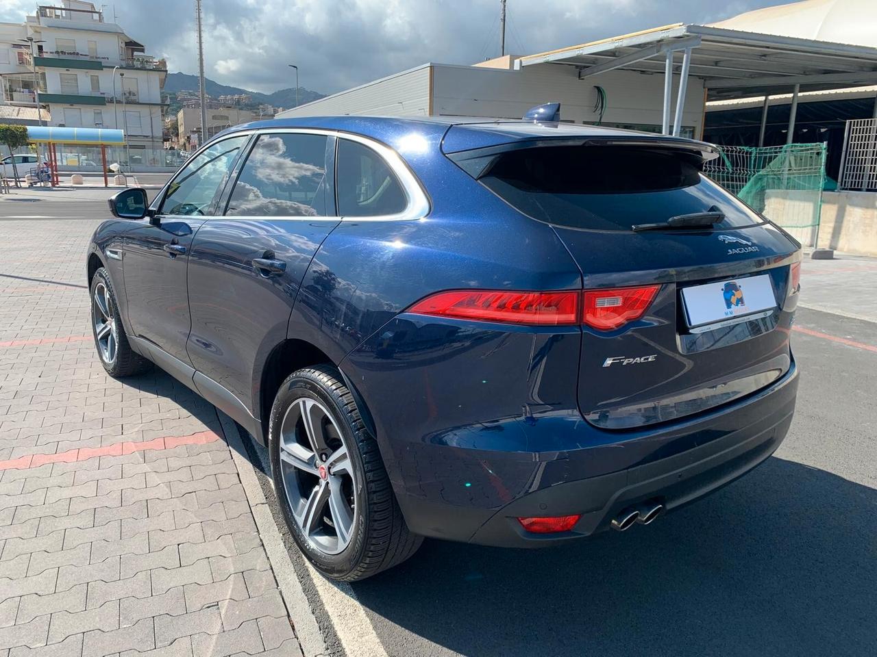 Jaguar F-Pace 2.0 D 180 CV AWD aut. R-Sport