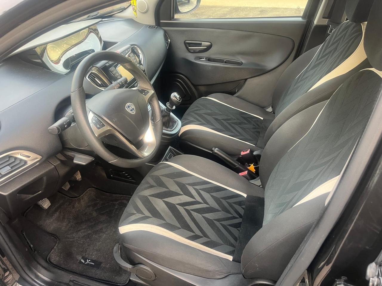 Lancia ypsilon-1.2 benz-full-11/2016