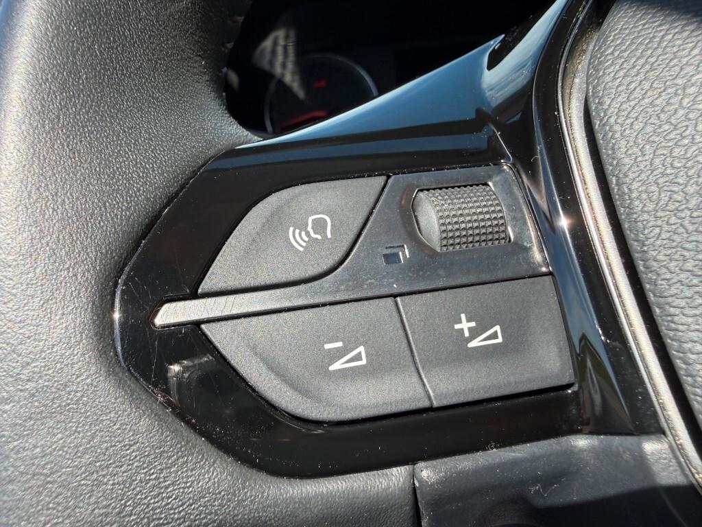 Peugeot 2008 BlueHDi 110 S&S Allure Pack