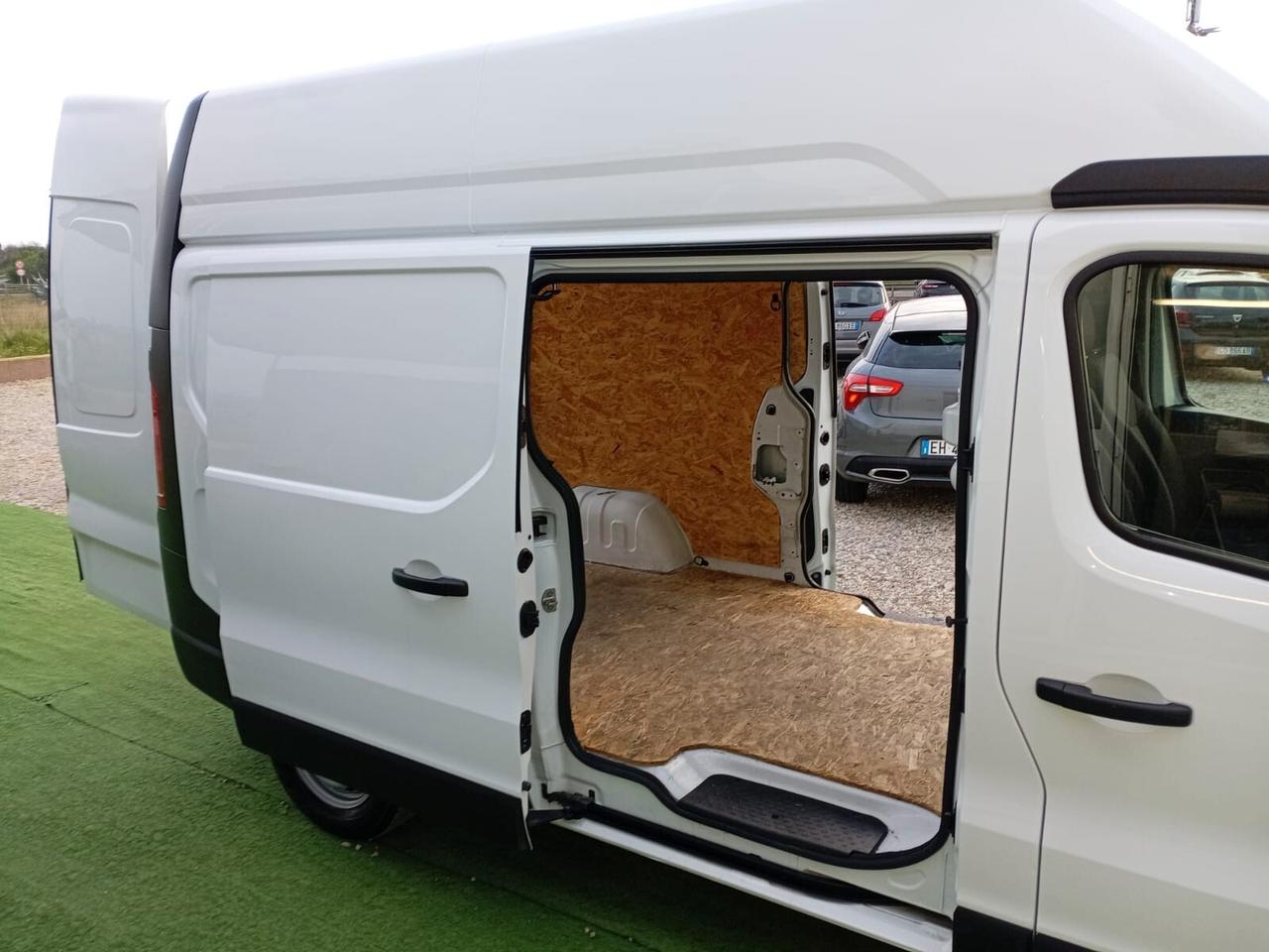 Renault Trafic FURGONE 3 POSTI TRIPLA APERTURA iva esposta