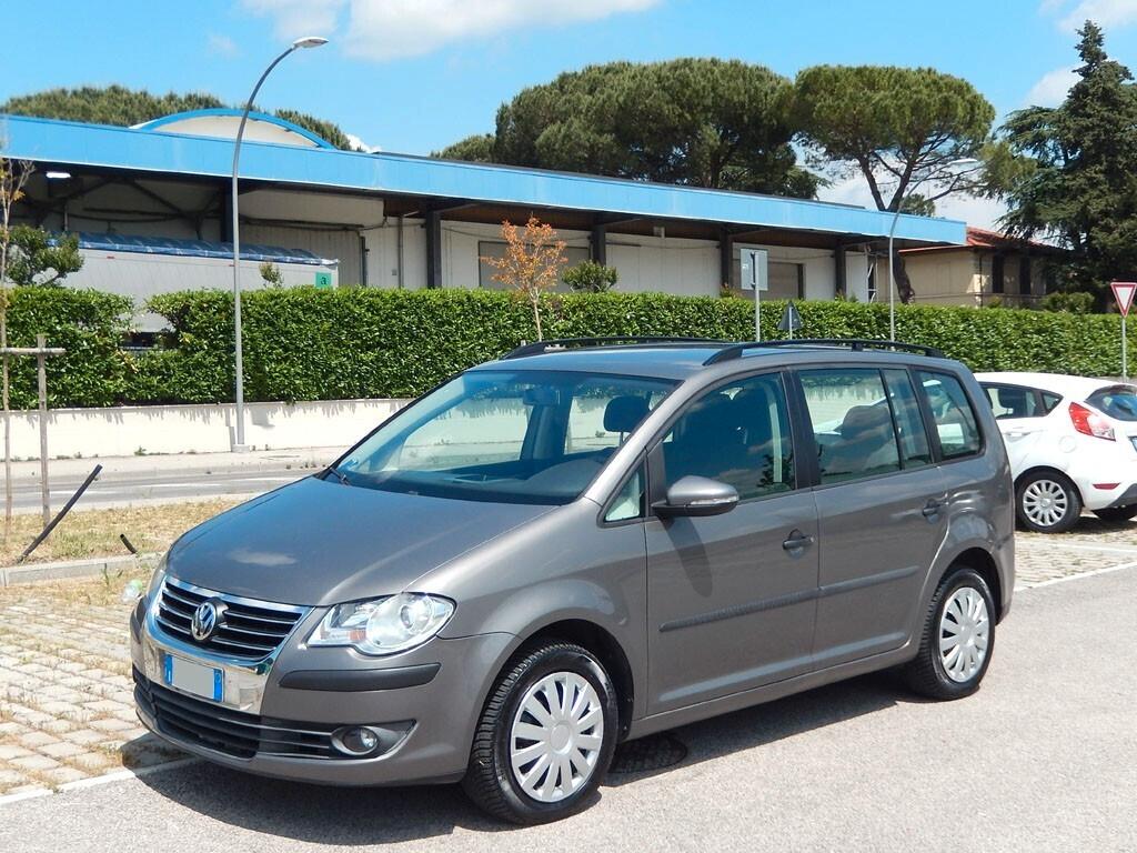 VOLKSWAGEN TOURAN 1.4 Metano della casa - 7 POSTI