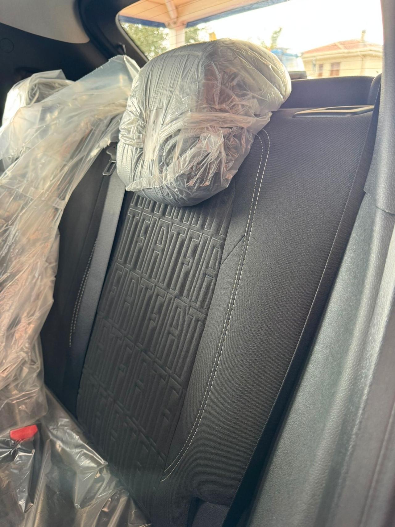 Fiat 600 Hybrid 110 CV DCT MHEV Business