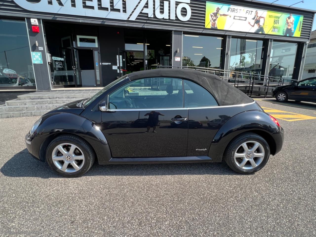 VOLKSWAGEN New Beetle 1.4 16V Cabrio FREESTYLE NEOPATENTATI