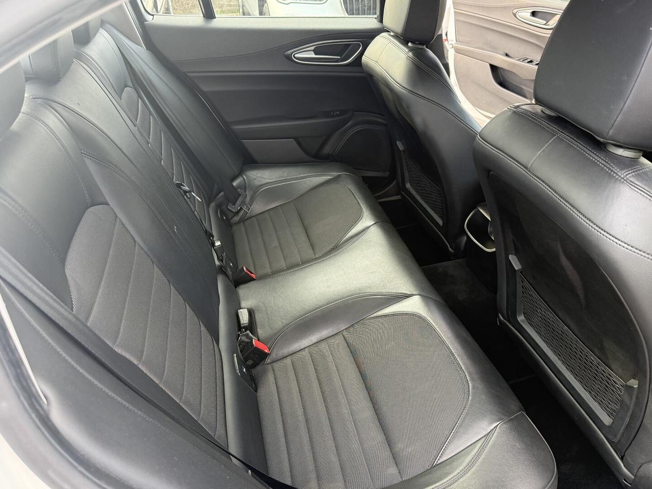 ALFA ROMEO GIULIA 180cv AT8 AWD NAVI LED XENON