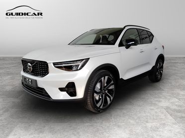 VOLVO XC40 PLUS DARK B3 AUT