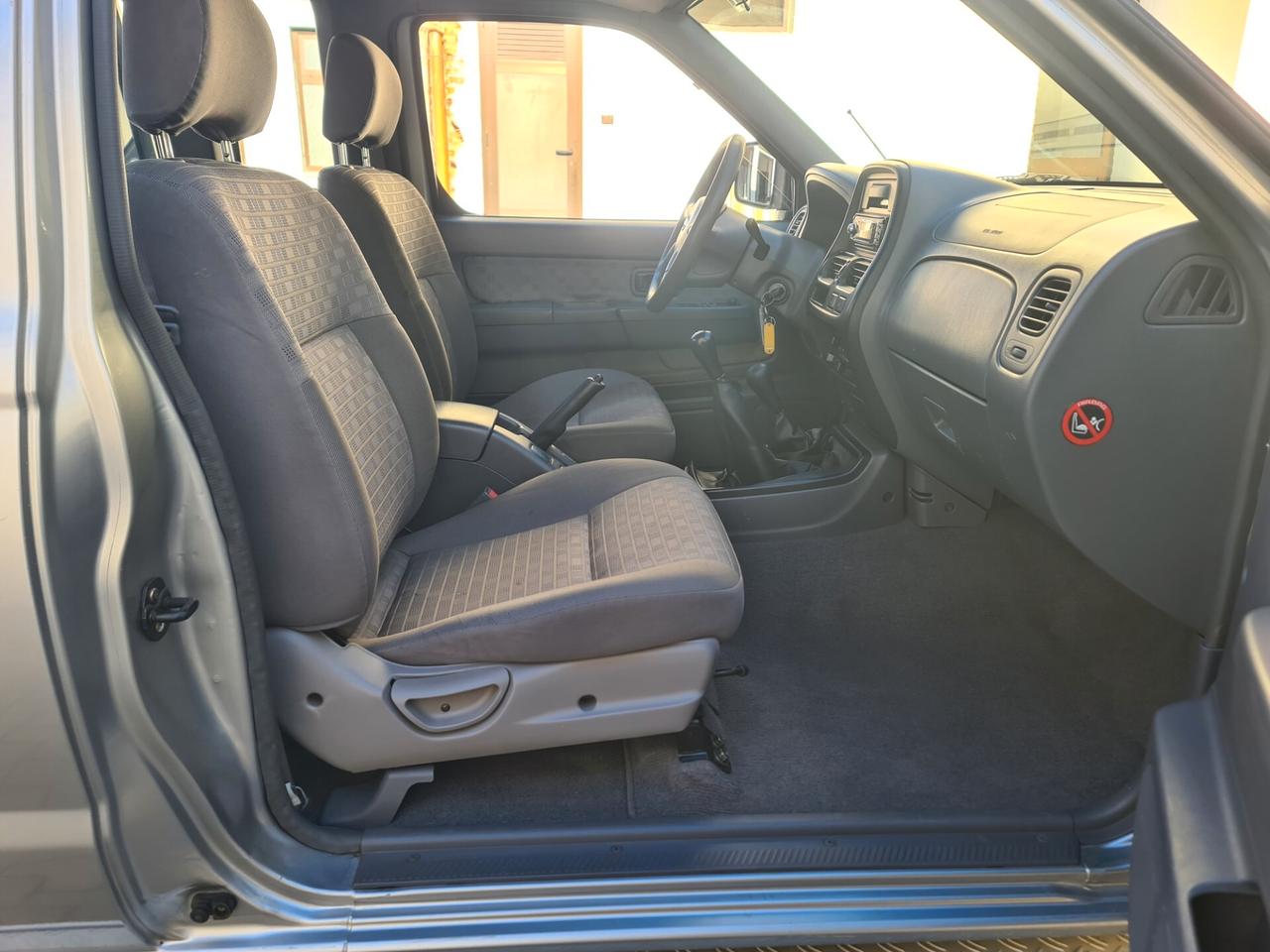 Nissan Navara 4x4 2.5 TD King Cab
