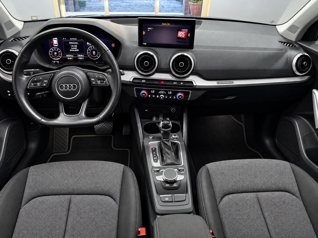 Audi Q2 40 TFSI quattro S tronic Identity Black