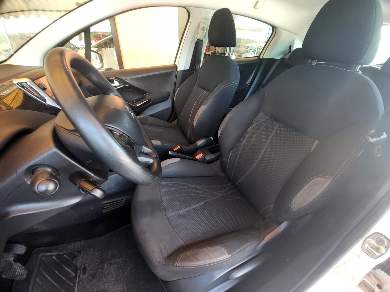 Peugeot 208 1.2 VTi 82 CV 5 porte Allure