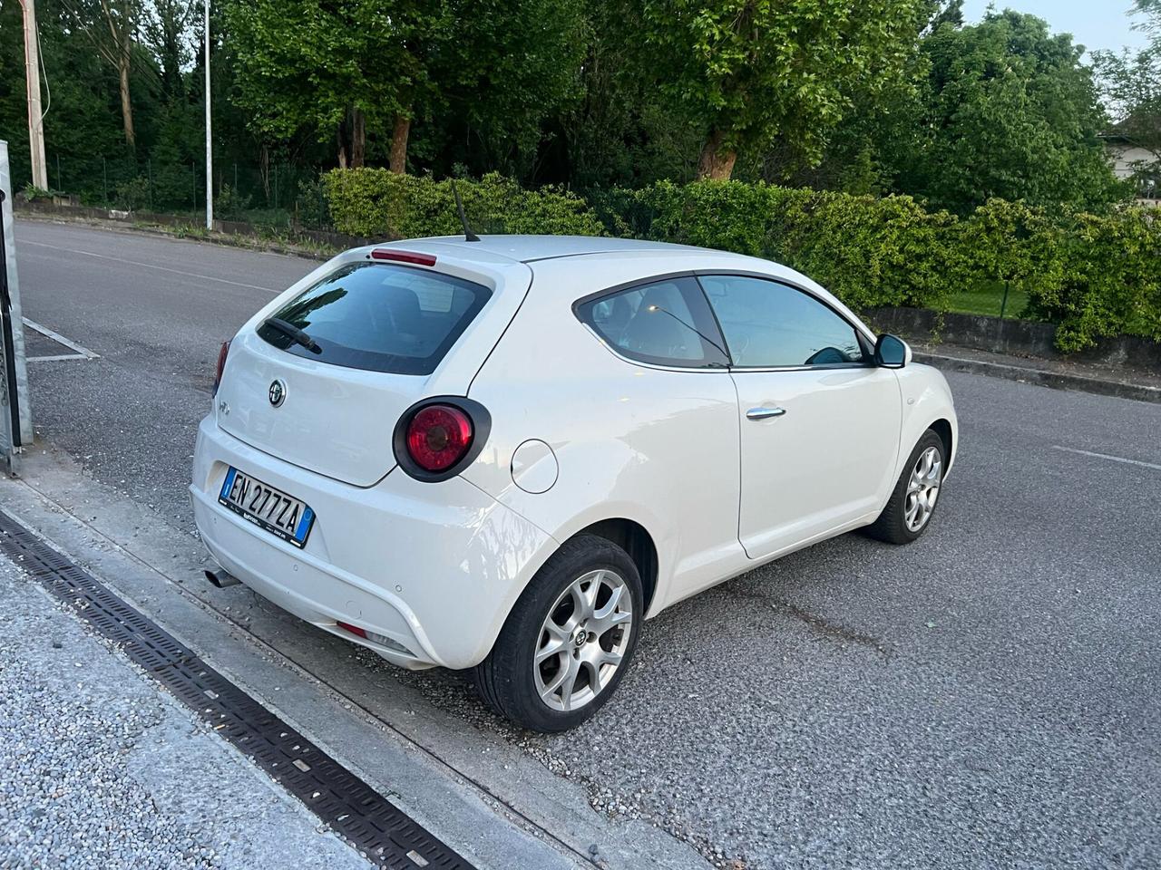 Alfa Romeo MiTo 1.6 JTDm-2 S&S Distinctive Sport Pack