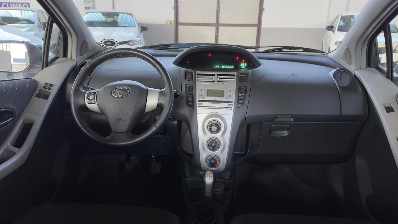 Toyota Yaris 1.0 5 porte Sol