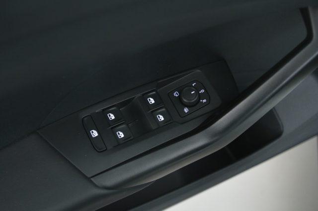 VOLKSWAGEN T-Cross 1.0 TSI Sport R-line/Tech Pack/App-Connect