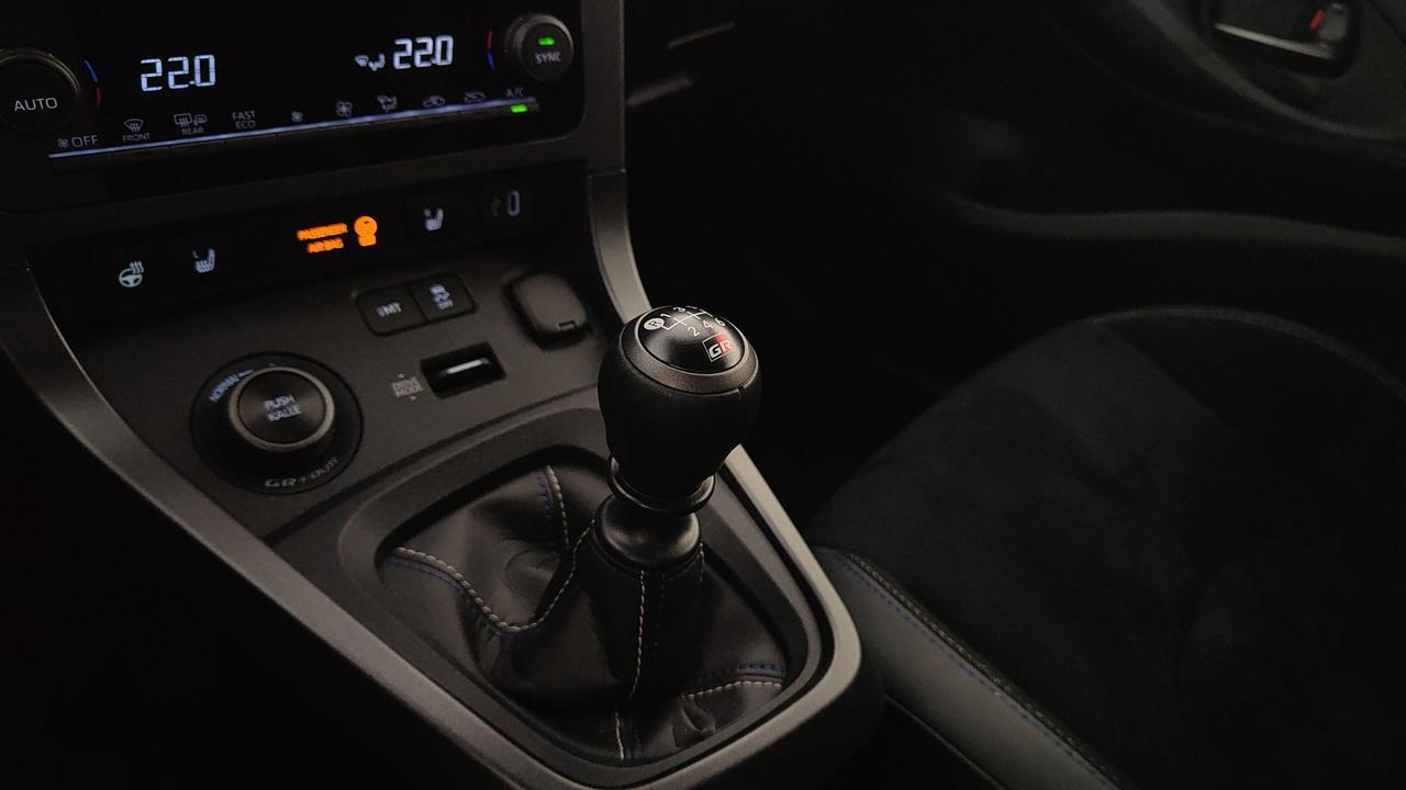 TOYOTA GR Yaris 1.6 Rovanpera Special Edition imt-6