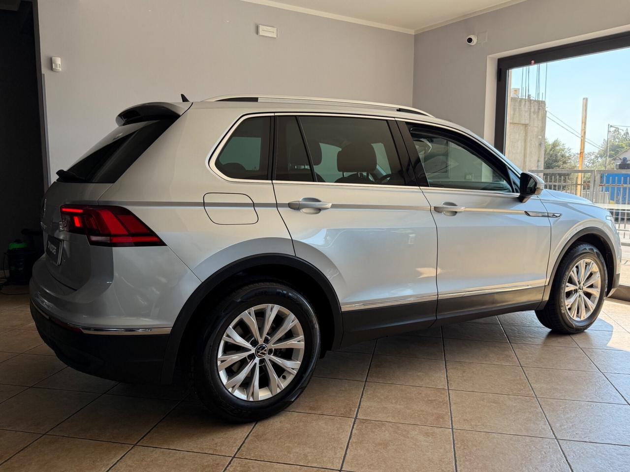 Volkswagen Tiguan 2.0 TDI 150 CV SCR DSG Elegance