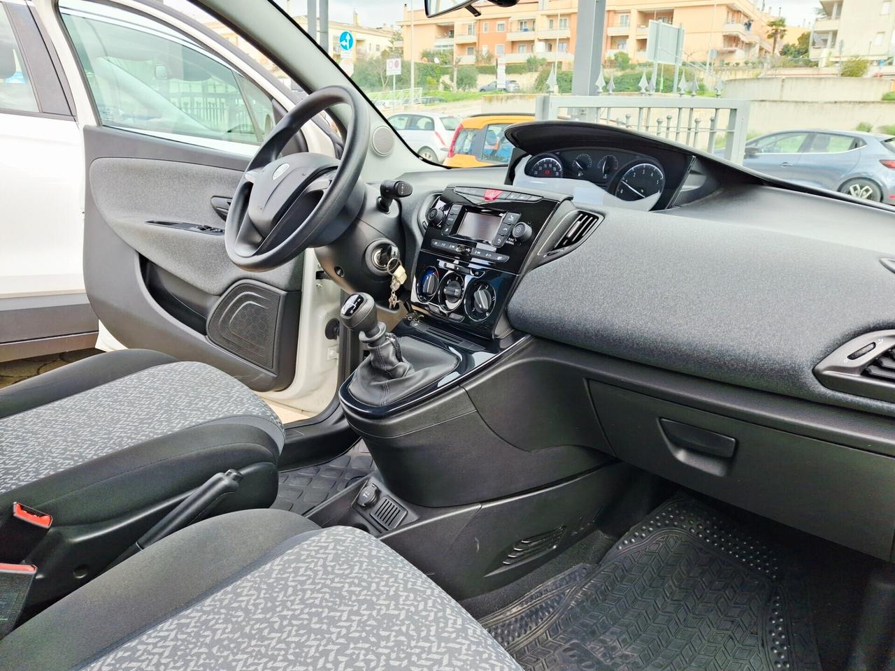 Lancia Ypsilon 0.9 TwinAir 5 porte Metano Ecochic Gold