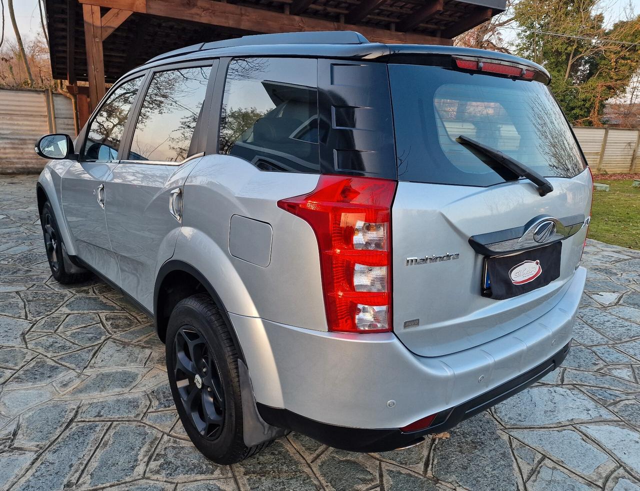 Mahindra XUV500 2.2 16V AWD W10