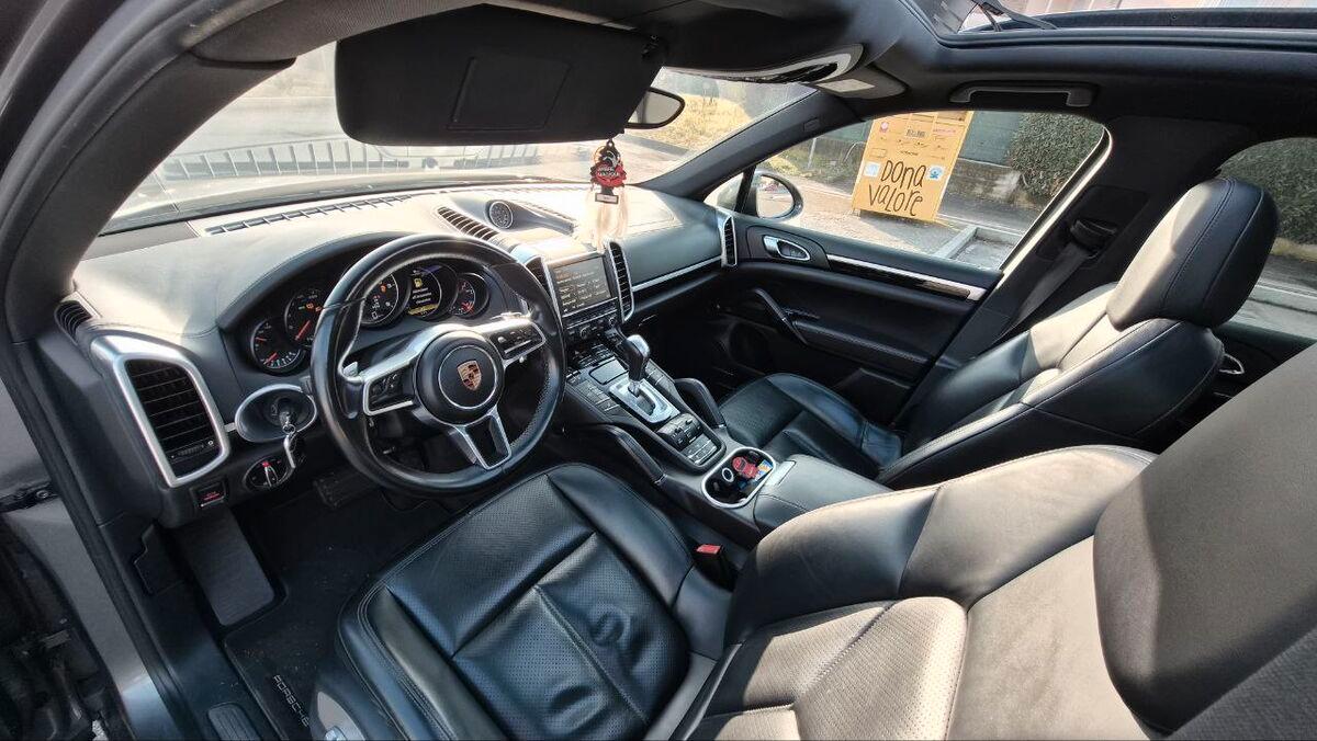 Porsche Cayenne 3.0 Platinum Edition tiptronic