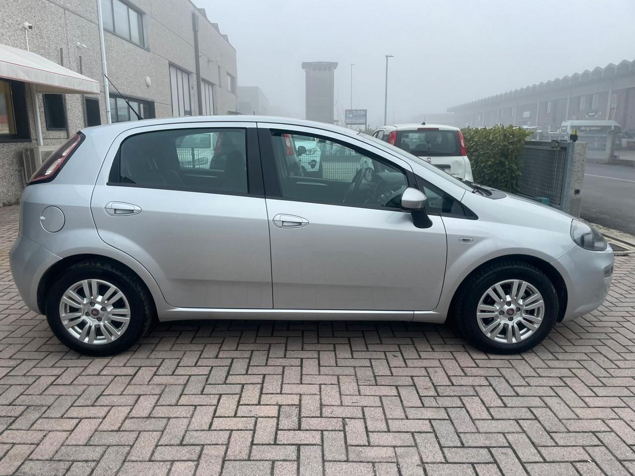 Fiat Punto 1.3 MJT II S&S 85 CV 5 porte ECO Lounge ok neopatentati