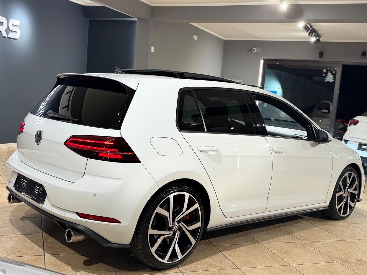 Golf GTI 2.0 TSI 245cv DSG Performance