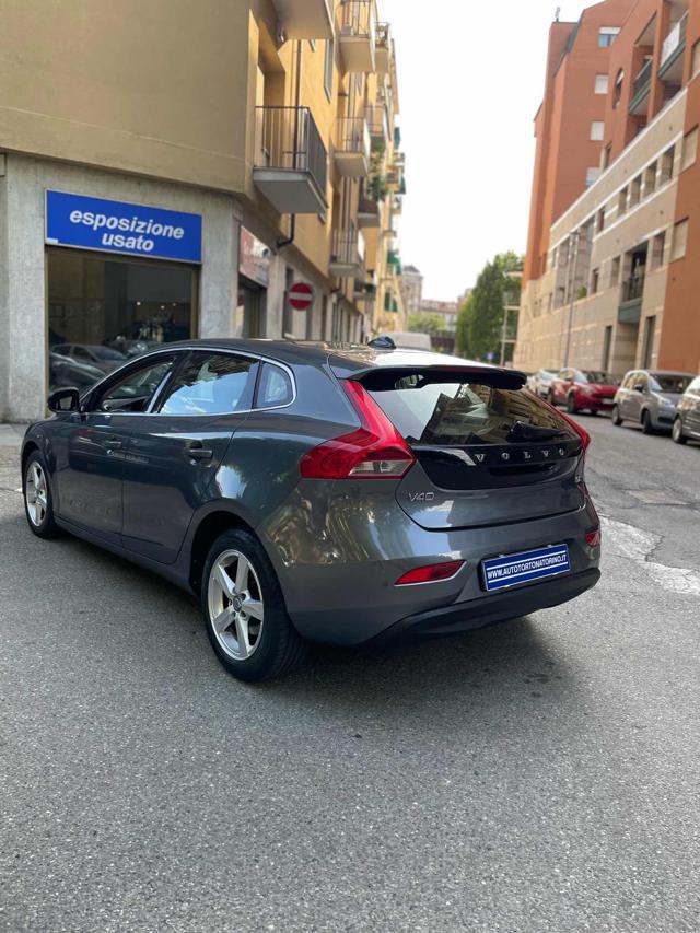 VOLVO V40 D2 1.6 Momentum