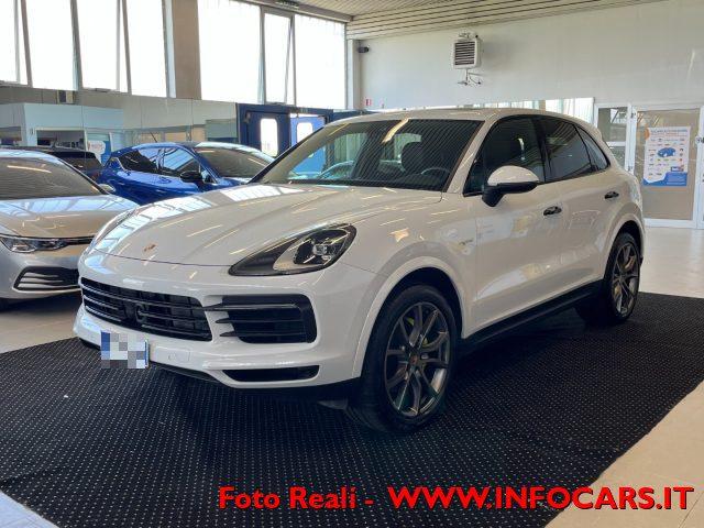 PORSCHE Cayenne 3.0 V6 E-Hybrid PHEV Iva Esposta