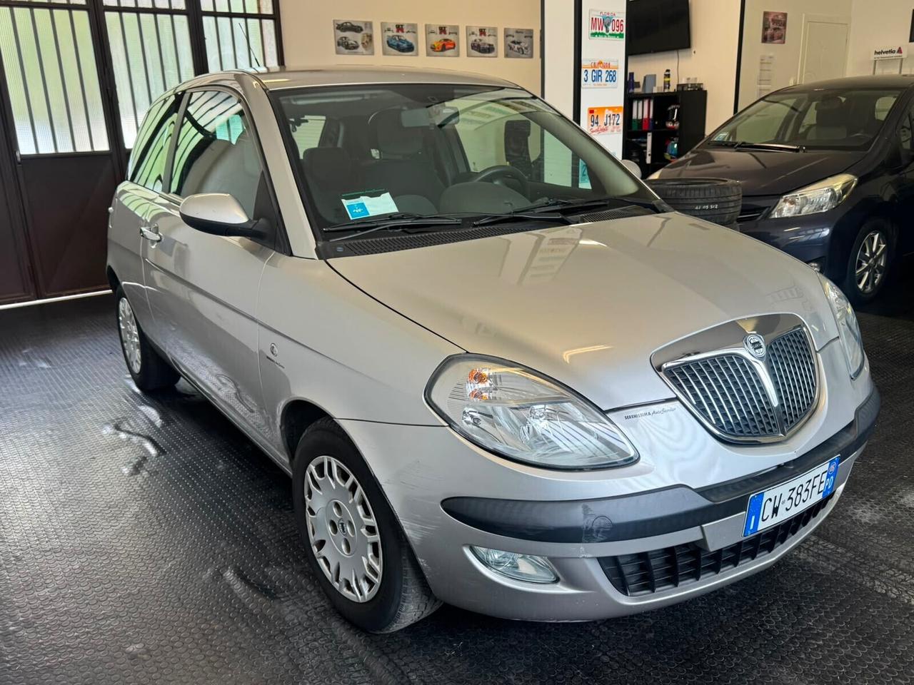 Lancia Ypsilon 1.2 Oro
