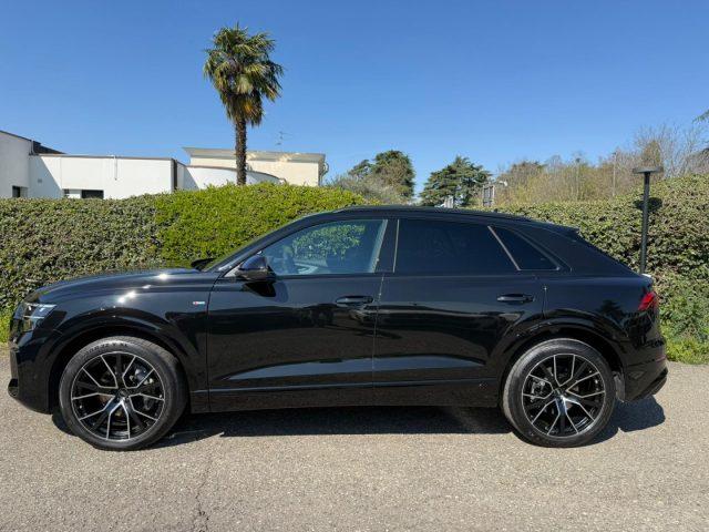 AUDI Q8 50 TDI 286 CV quattro S line edition Black Pack