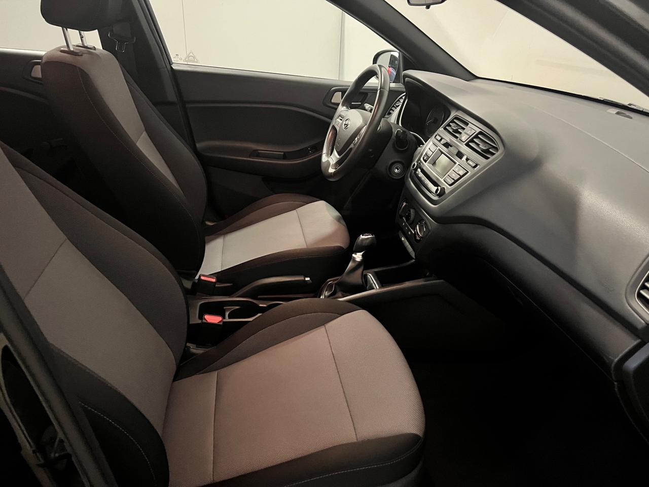 Hyundai i20 1.2 5 porte Blackline