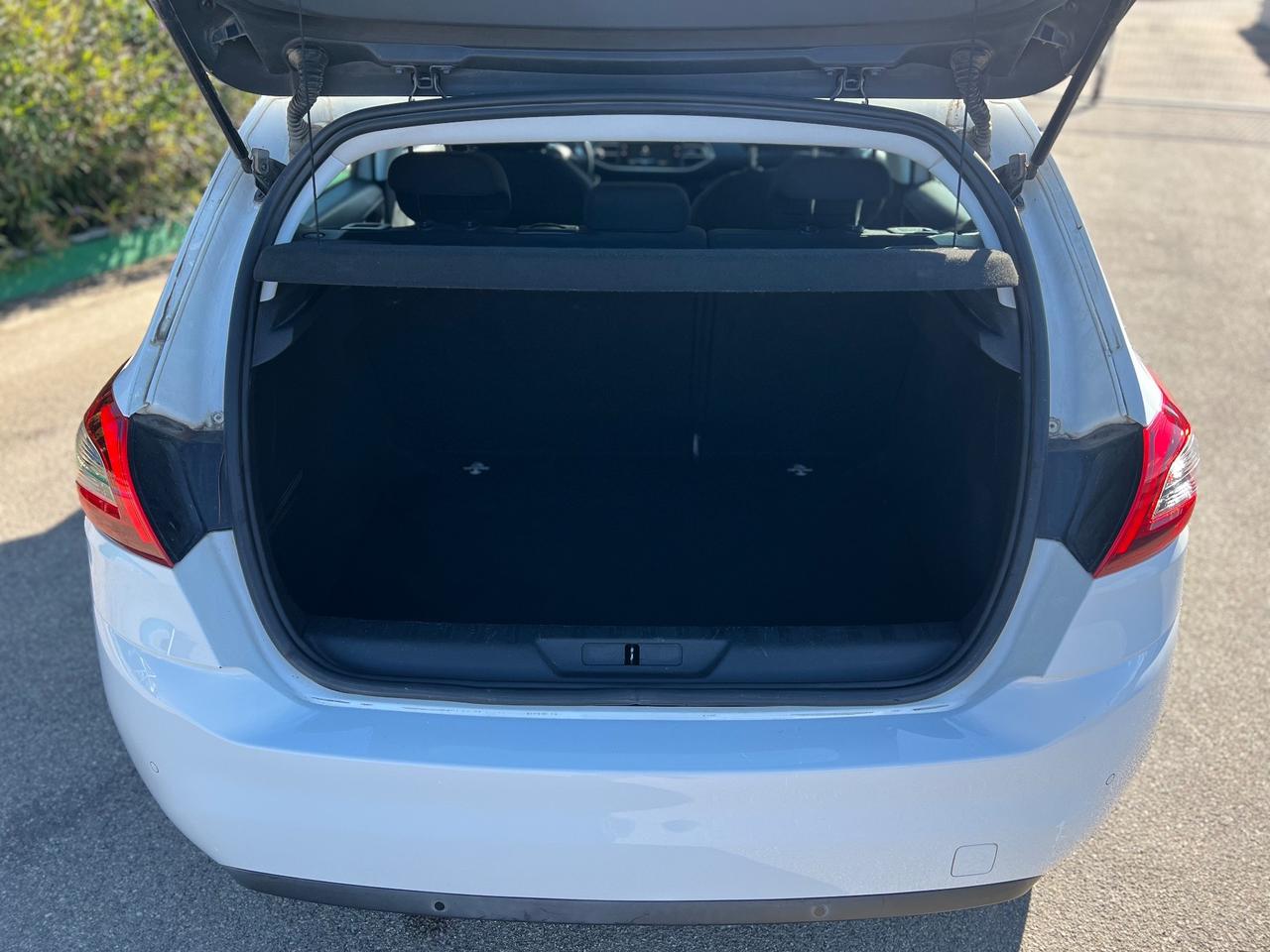 Peugeot 308 BlueHDi 100 NEOPATENTATI Business
