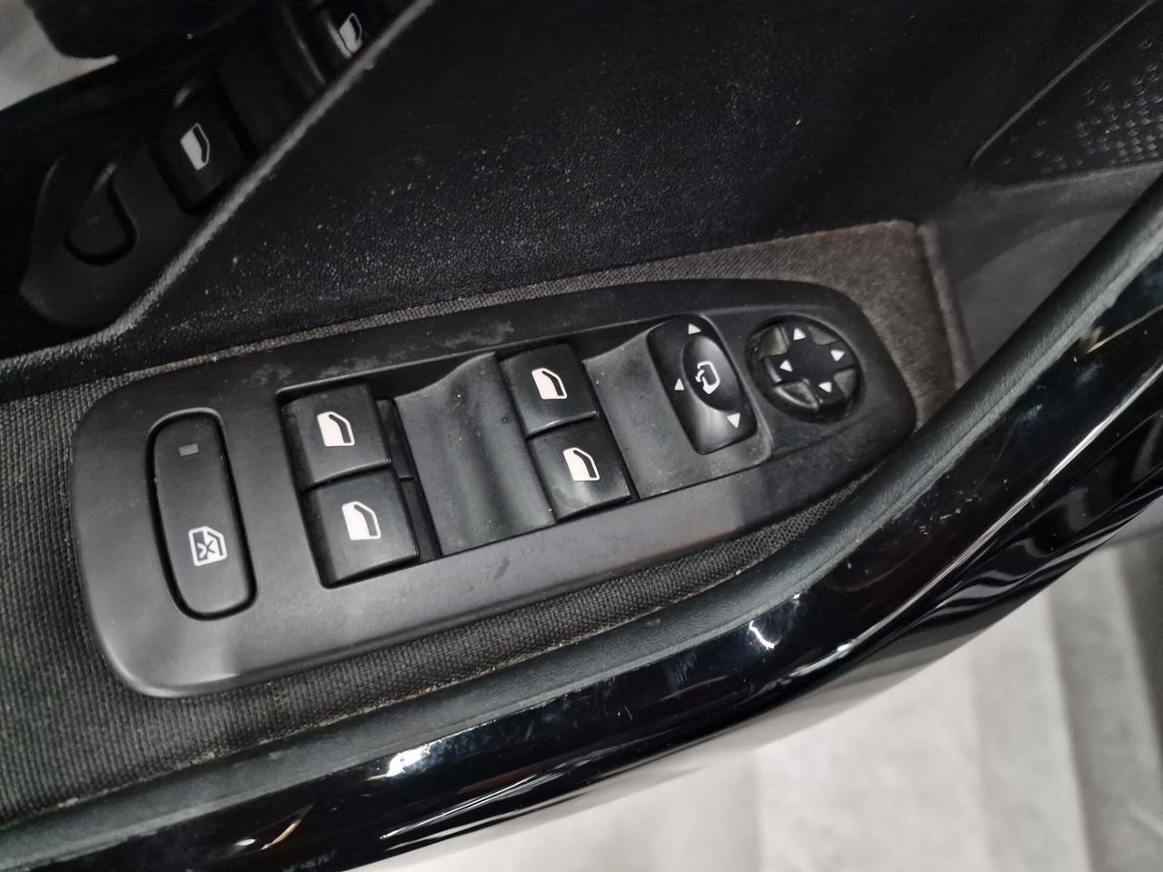 Peugeot 208 1.2 PureTech 82 5 porte Allure