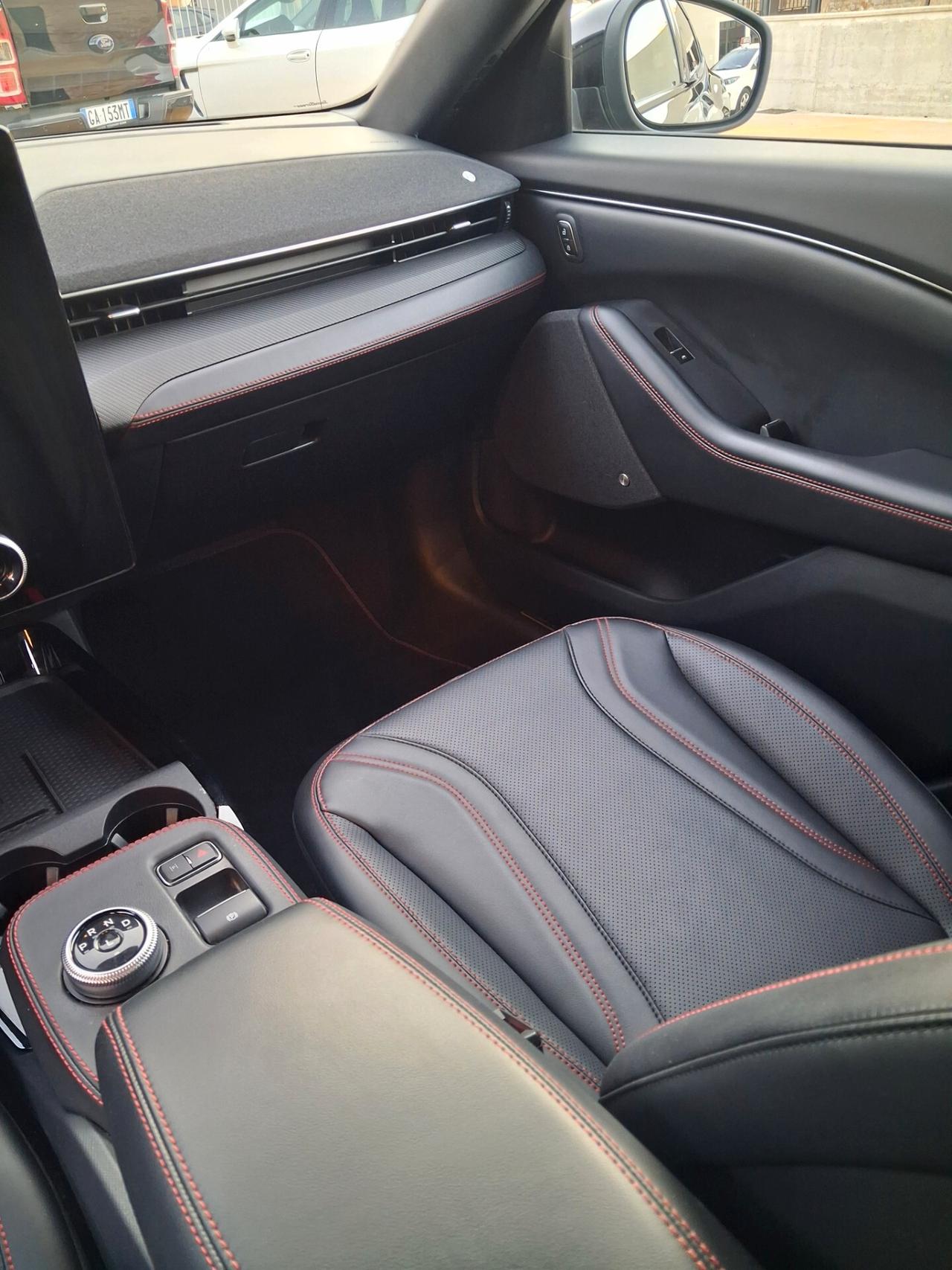 Ford Mustang Mach-E AWD Extended Range 371 CV