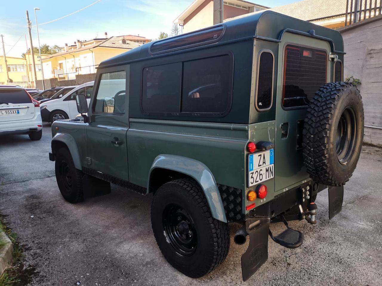 Land Rover Defender Sport