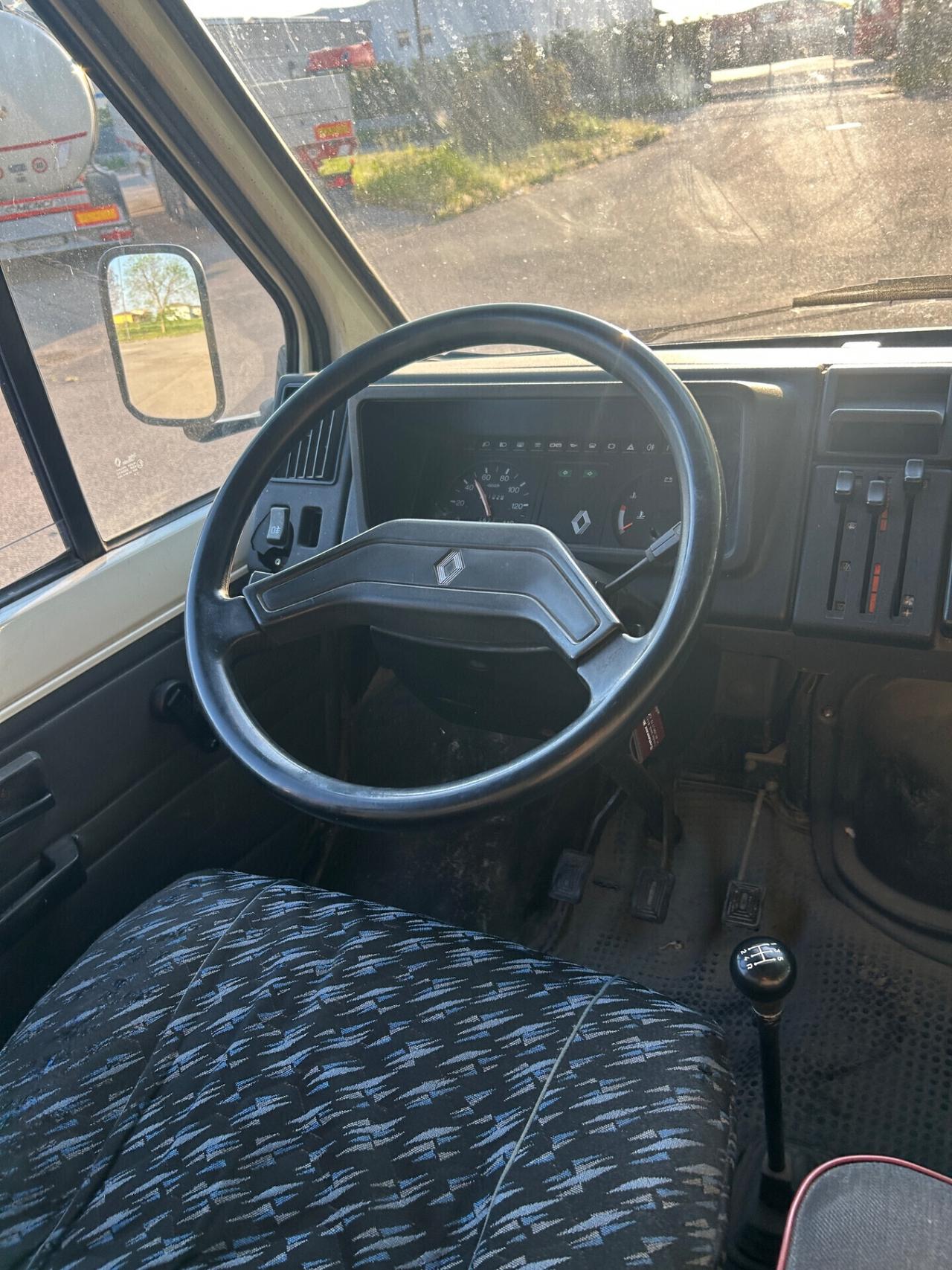 Renault Trafic furgone 4x4 posti 9