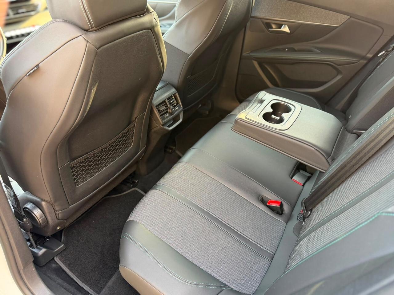 PEUGEOT 3008 2022 65.000 KM