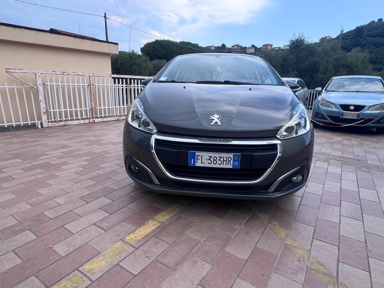 Peugeot 208 PureTech 82 5 porte Allure