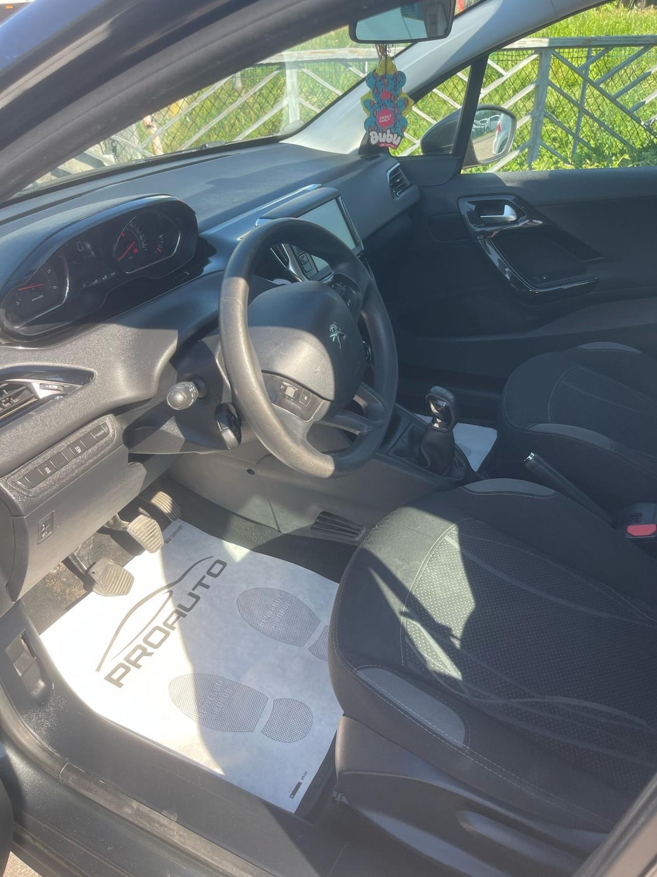 Peugeot 208 1.4 HDi 68 CV 5 porte Allure