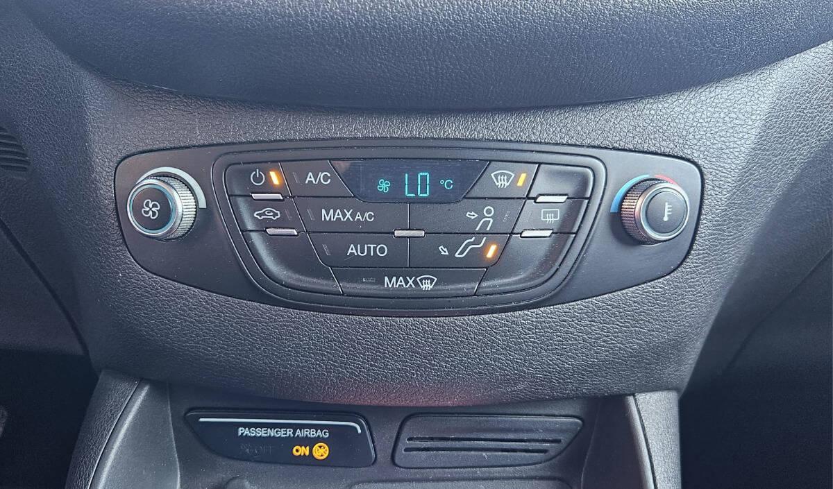 Ford Tourneo Courier 1.5 tdci 95cv titanium E6