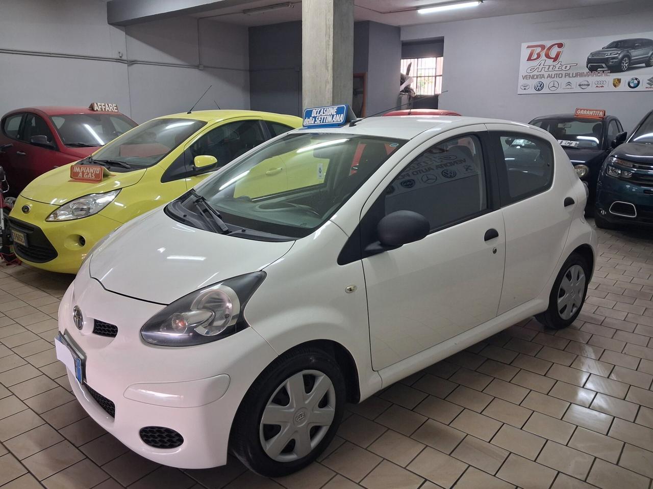 Toyota Aygo 1.0 12V VVT-i 5 porte unico prop 2012