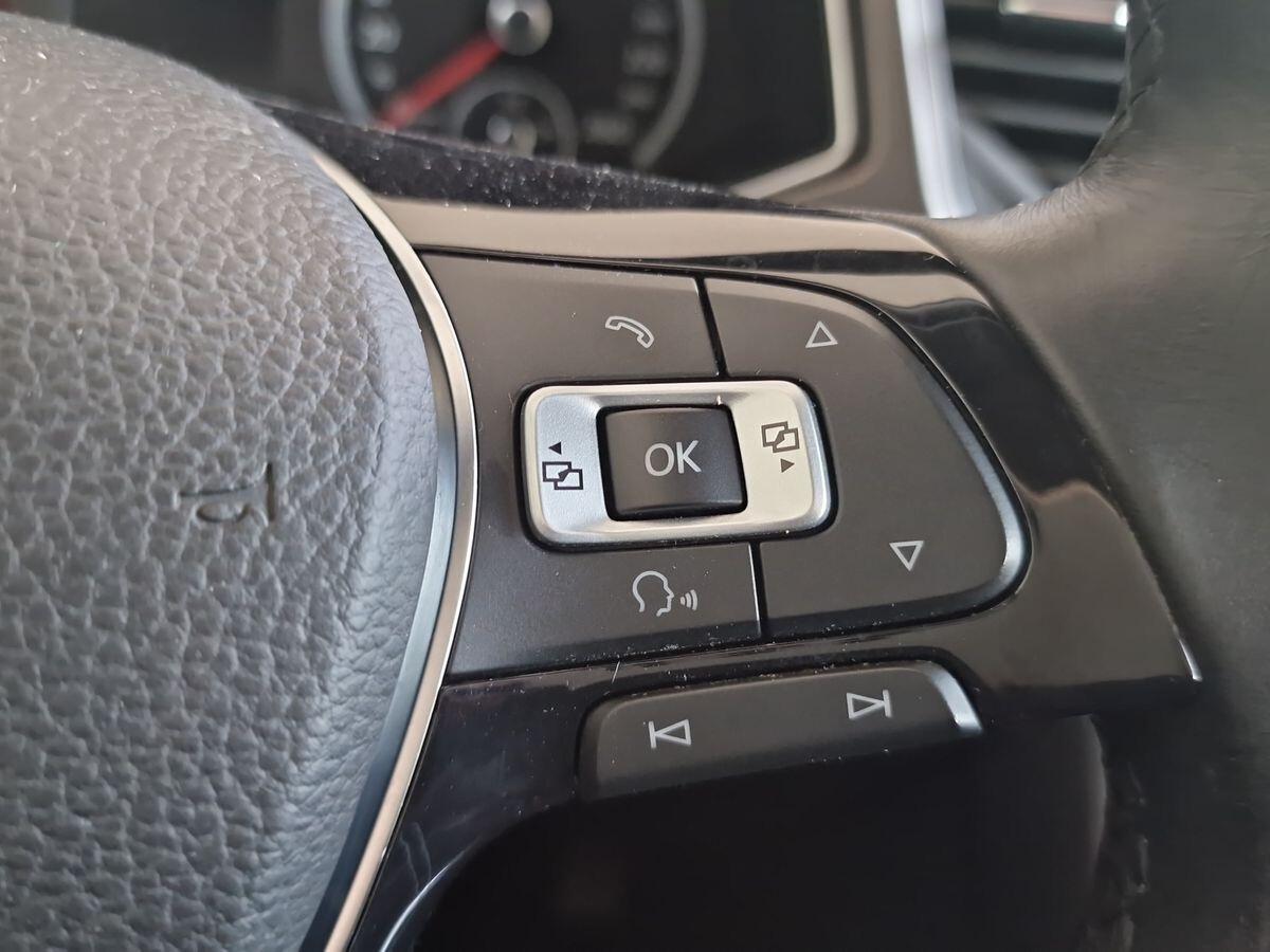 VOLKSWAGEN T - ROC 1.0 T STYLE