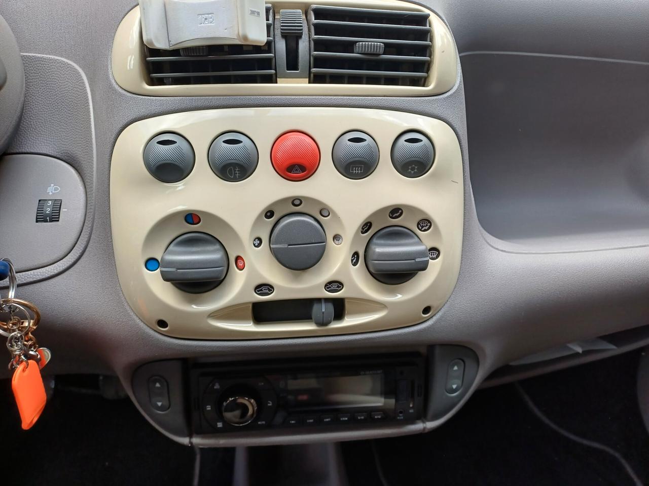 Fiat 600 BENZINA 75.000 KM ORIGINALI NEOPATENTATI