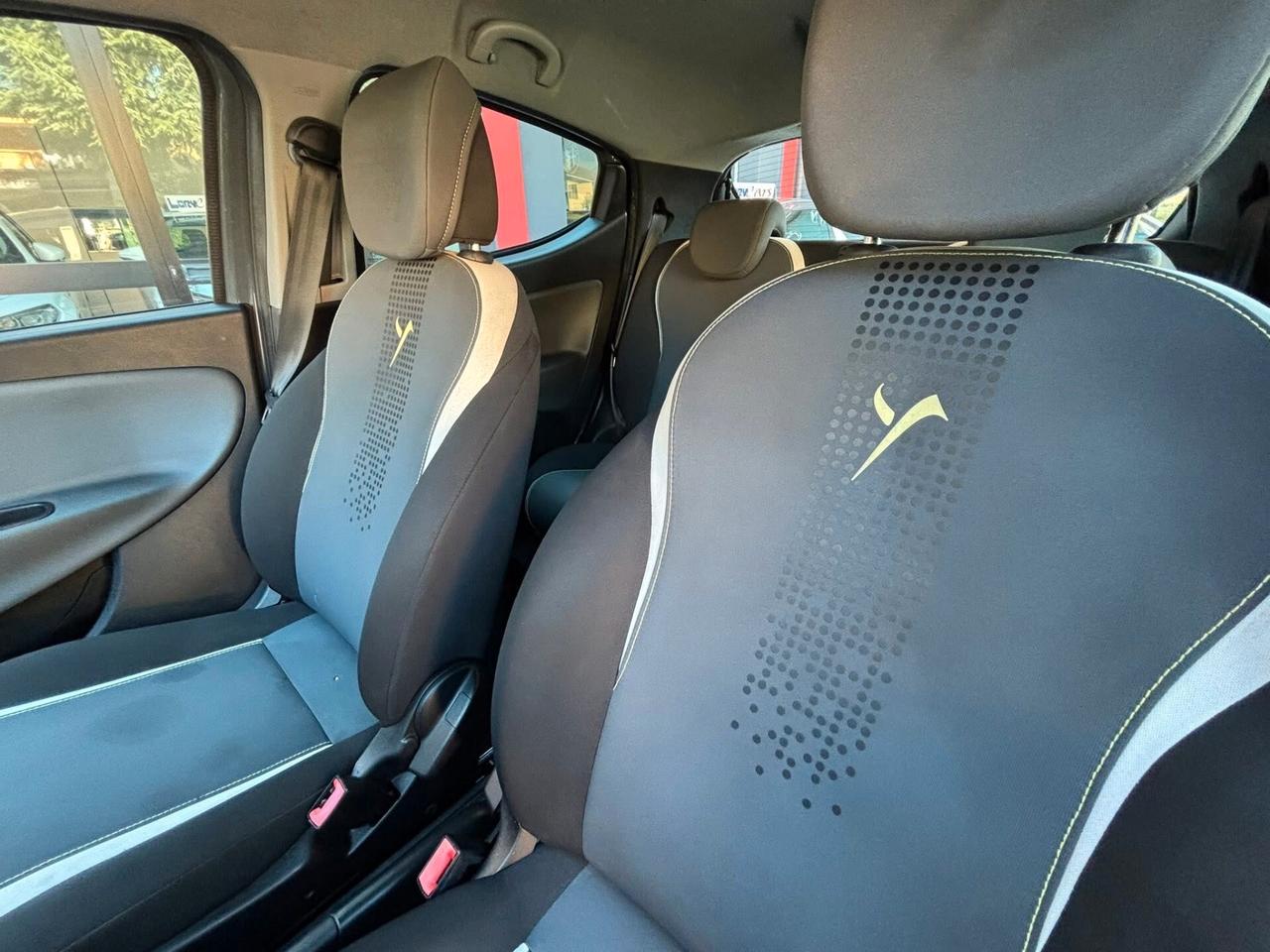 Lancia Ypsilon 0.9 TwinAir 85 CV 5 porte Metano Ecochic Gold NEOPATENTATI
