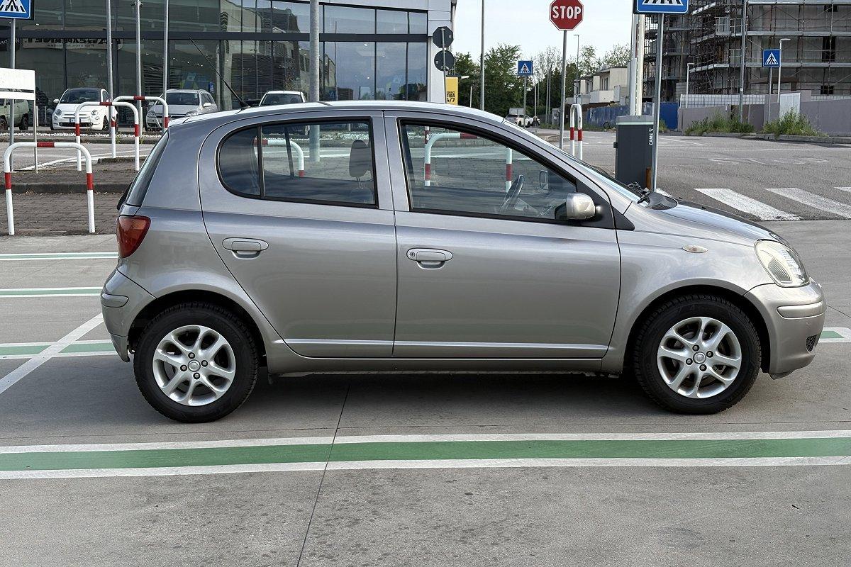 TOYOTA Yaris 1.0i 16V cat 5 porte Sol